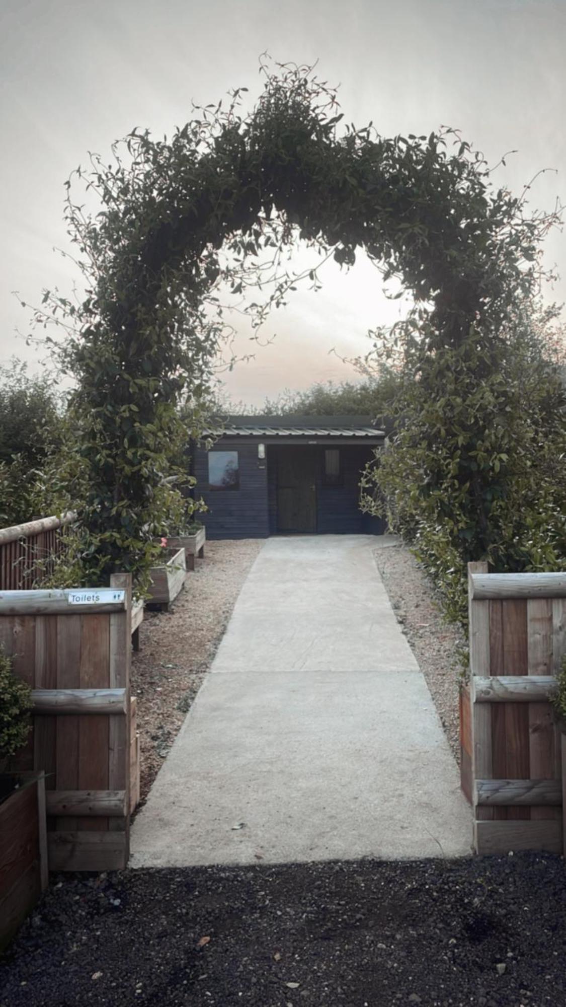 Swallowfield Glamping-Station Master Yeovil Exterior photo